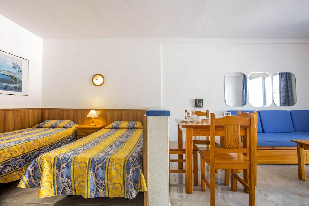 אדחה Apartamentos Puerto Colon Club מראה חיצוני תמונה
